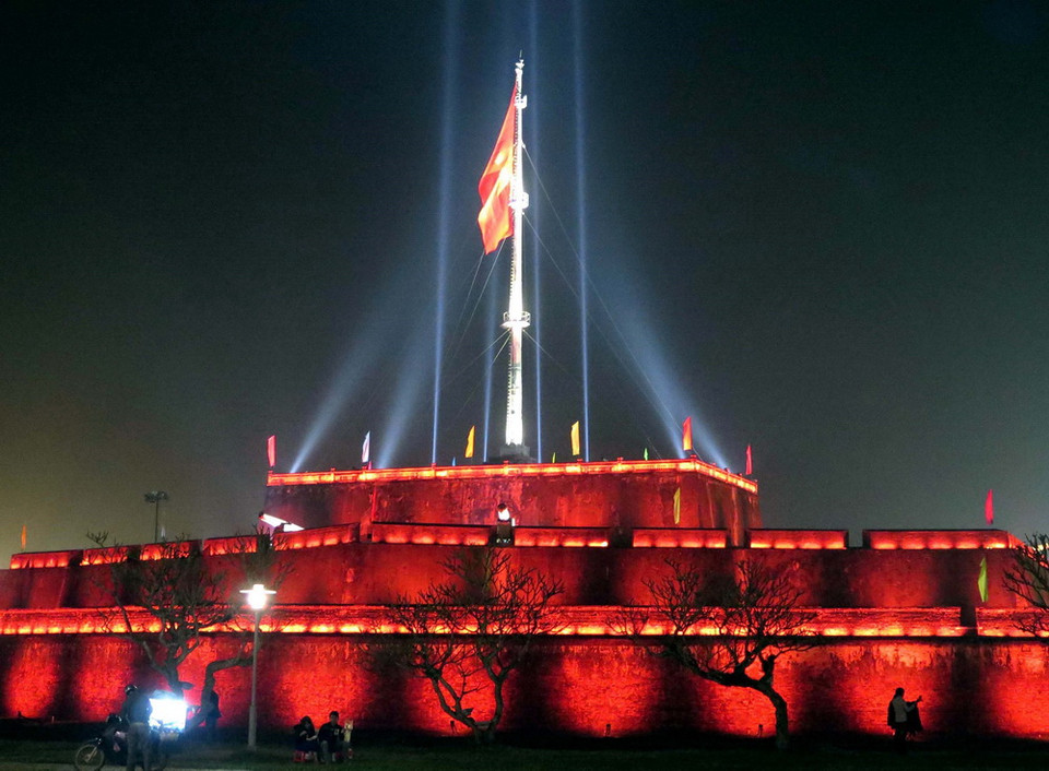 Thắp sáng Kỳ Đại Huế. (Ảnh: Quốc Việt/TTXVN)