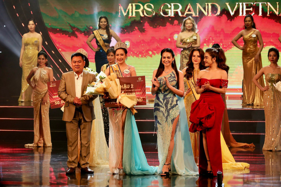 Á hậu 2 thuộc về Hoàng Hải Yến (SBD 188, Thái Nguyên). (Ảnh: Mai Mai/Vietnam+)