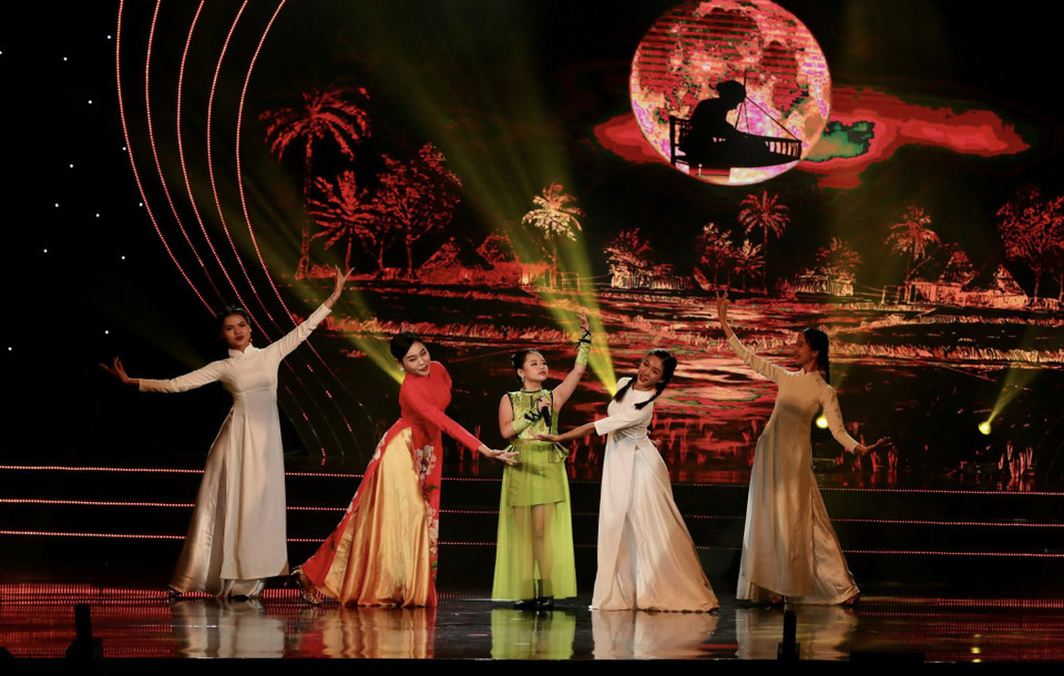 Á hậu Thuỵ Vân, Trưởng ban giám khảo cuộc thi từng chia sẻ :'Chúng tôi tìm kiếm người phụ nữ có tư duy yêu chuộng hòa bình, ủng hộ nữ quyền, mang vẻ đẹp nội tâm và bản lĩnh... Sự tự tin ở độ tuổi trưởng thành sẽ khiến người phụ nữ trở nên cuốn hút.' (Ảnh: Mai Mai/Vietnam+)