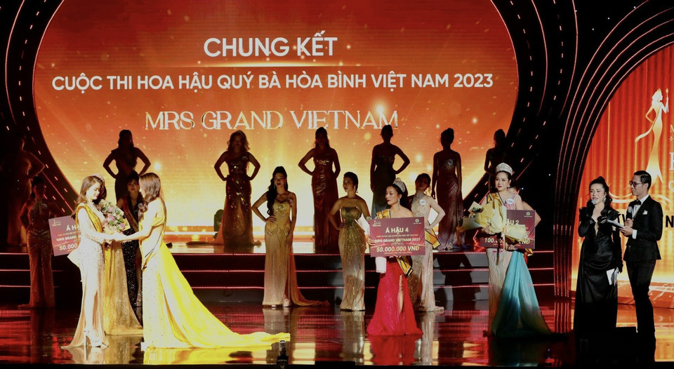 Khoảnh khắc chờ đợi người chiến thắng được gọi tên. (Ảnh: Mai Mai/Vietnam+)