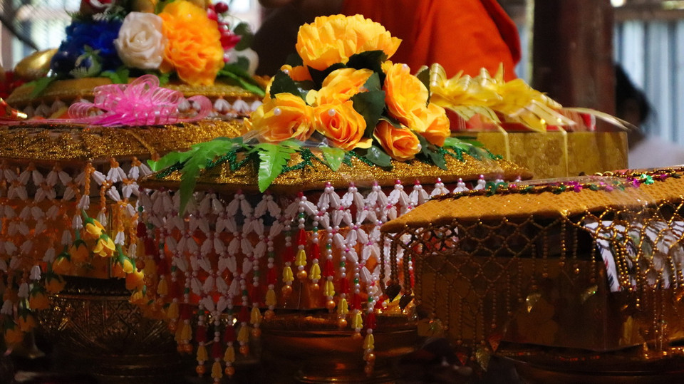 Lễ vật được chuẩn bị chu đáo trước khi dâng cúng. (Ảnh: Nguyễn Hằng/TTXVN)