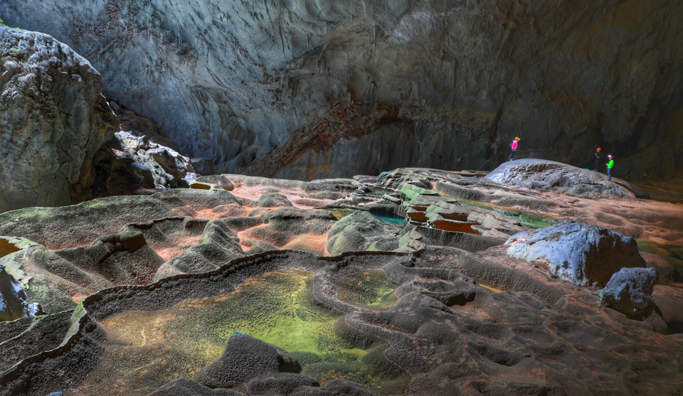 Tuyệt tác hàng triệu năm của tự nhiên trong lòng hang. (Ảnh: Hải An/Vietnam+)