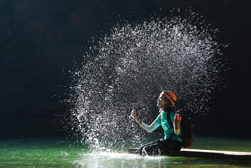 Những hình ảnh đầy cảm xúc trên hành trình chinh phục một trong những hang động lớn nhất thế giới. (Ảnh: Hải An/Vietnam+)