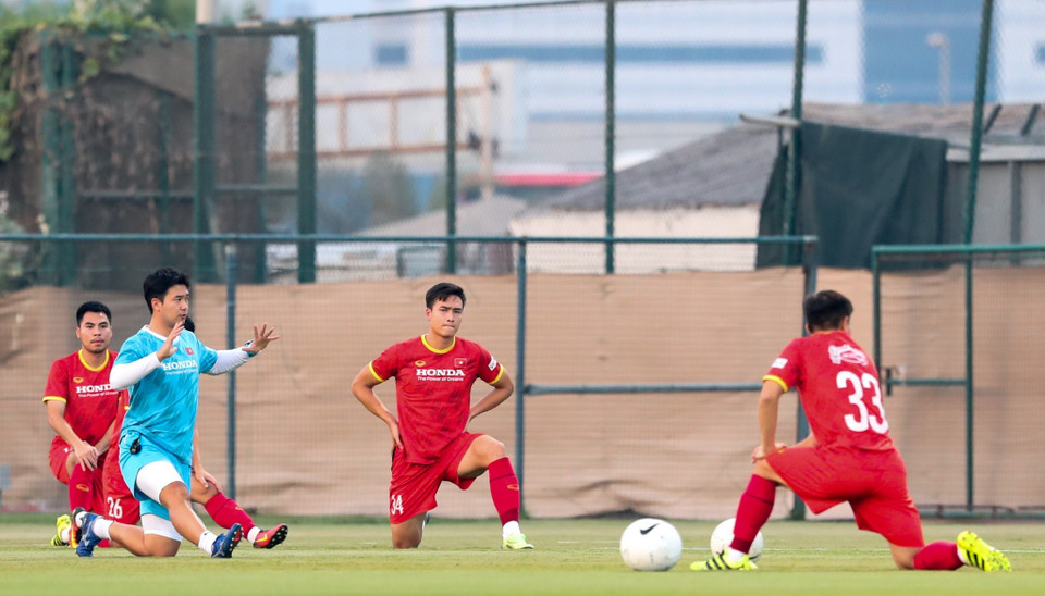 Các cầu thủ đội tuyển Việt Nam trong buổi tập ngày 12/6. (Ảnh: Hoàng Linh/TTXVN)