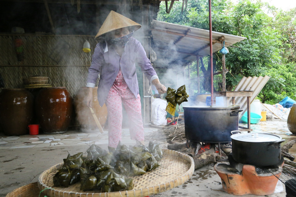 Những chiếc bánh sẽ được tặng các lực lượng phòng chống dịch COVID-19 của thành phố Cần Thơ. (Ảnh: Ánh Tuyết/TTXVN)