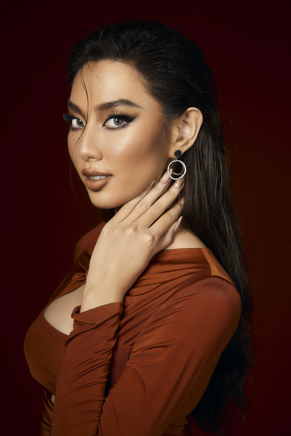 Khoảng thời gian này, khán giả cũng nhìn thấy được quyết tâm trong hành trình chinh phục vương miện quốc tế của Thùy Tiên. Điều đó được thể hiện qua các buổi tập luyện và những lần giao lưu trực tiếp đầy tự tin. (Ảnh: CTV/Vietnam+)