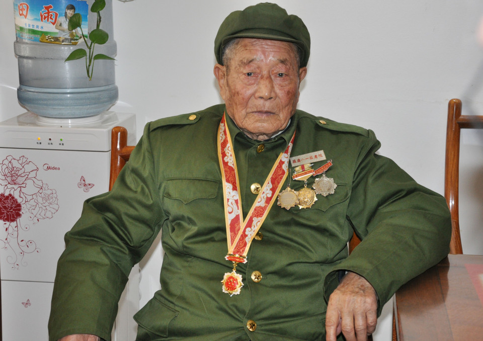 Chiến sỹ Hồng quân 101 tuổi, từng tham gia cuộc trường chinh, hiện đang được chăm sóc tại Viện dưỡng lão Bát Nhất, thành phố Diên An, Thiểm Tây. (Ảnh: Vĩnh Hà/TTXVN)