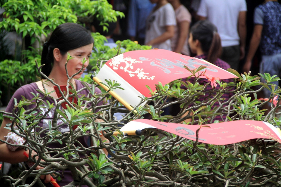 "Hong" chữ. (Ảnh: Xuân Mai/Vietnam+)