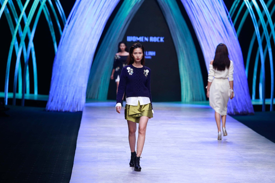 Trong số 6 bộ sưu tập ra mắt vào tối 17/10 trên sàn diễn Vietnam International Fashion Week 2015... (Ảnh: BTC)