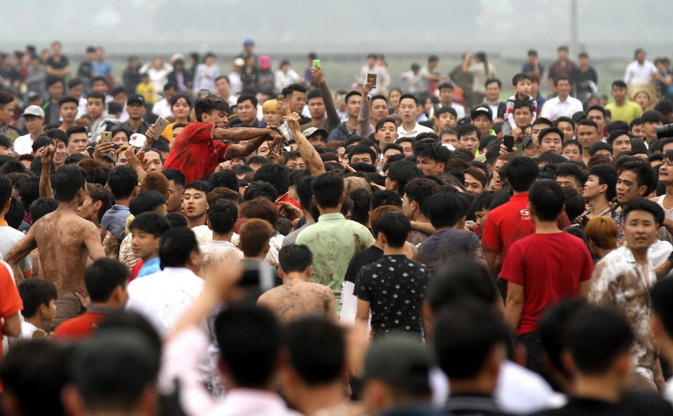 Màn cướp Phết tại lễ hội. (Ảnh: Trung Kiên/TTXVN)