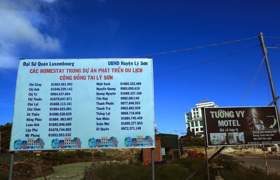 Các dịch vụ du lịch tại Lý Sơn ngày càng phát triển, với 109 cơ sở dịch vụ lưu trú đang hoạt động, tăng về cả số lượng và chất lượng. (Ảnh: Ngọc Hà/TTXVN)