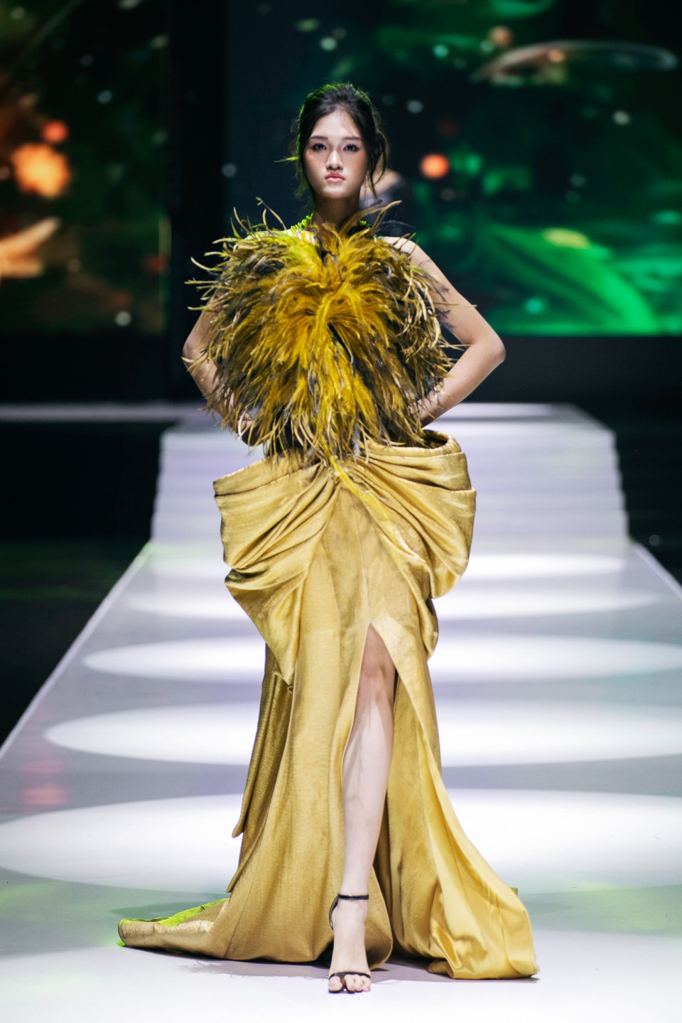 Mỗi thiết kế đều mang những điểm nhấn độc đáo, vừa tôn vinh vẻ đẹp tự nhiên, vừa thể hiện sự đa dạng văn hóa của các cộng đồng bản địa. (Ảnh: PV/Vietnam+)