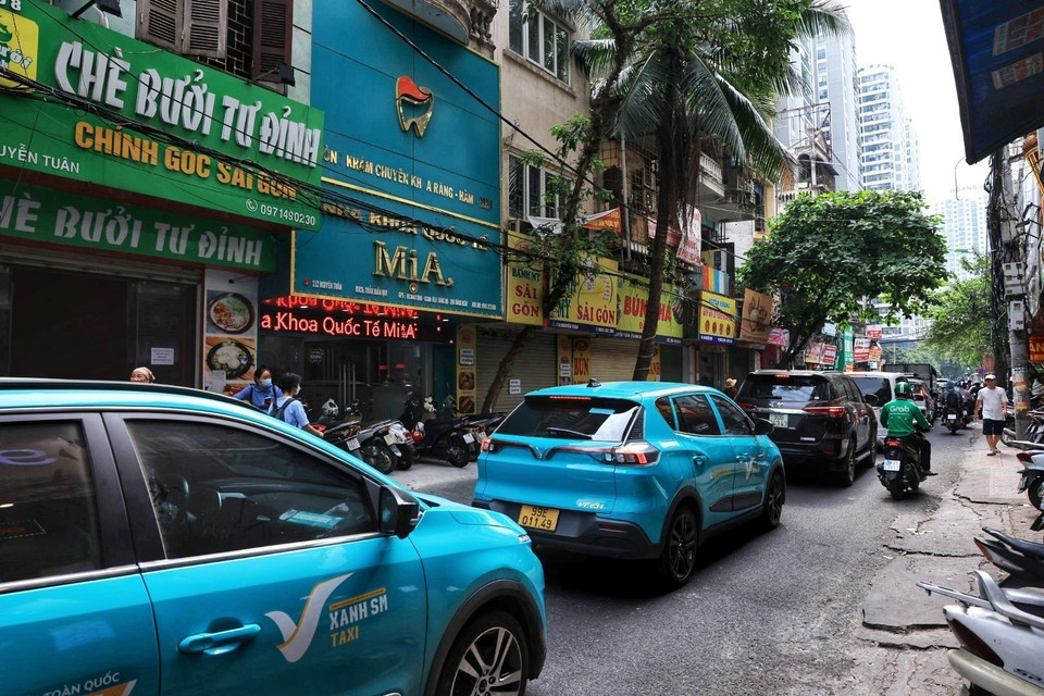 Đường Nguyễn Tuân luôn ùn tắc trong giờ cao điểm. (Ảnh: Tuấn Anh/TTXVN)