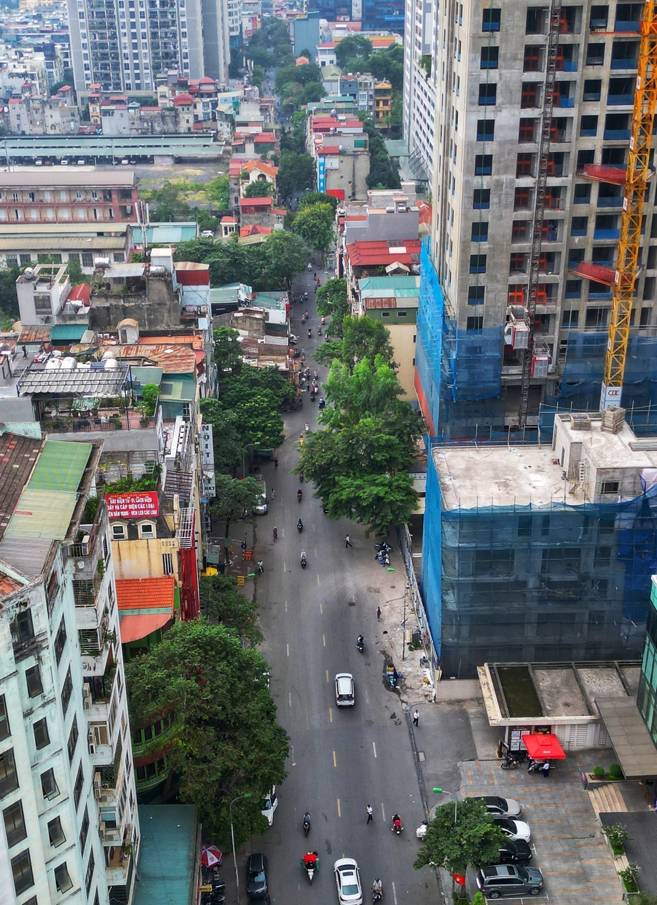 Đoạn từ ngõ 162 Nguyễn Tuân giao cắt với phố Nguyễn Huy Tưởng tạo thành nút thắt cổ chai. (Ảnh: Tuấn Anh/TTXVN)