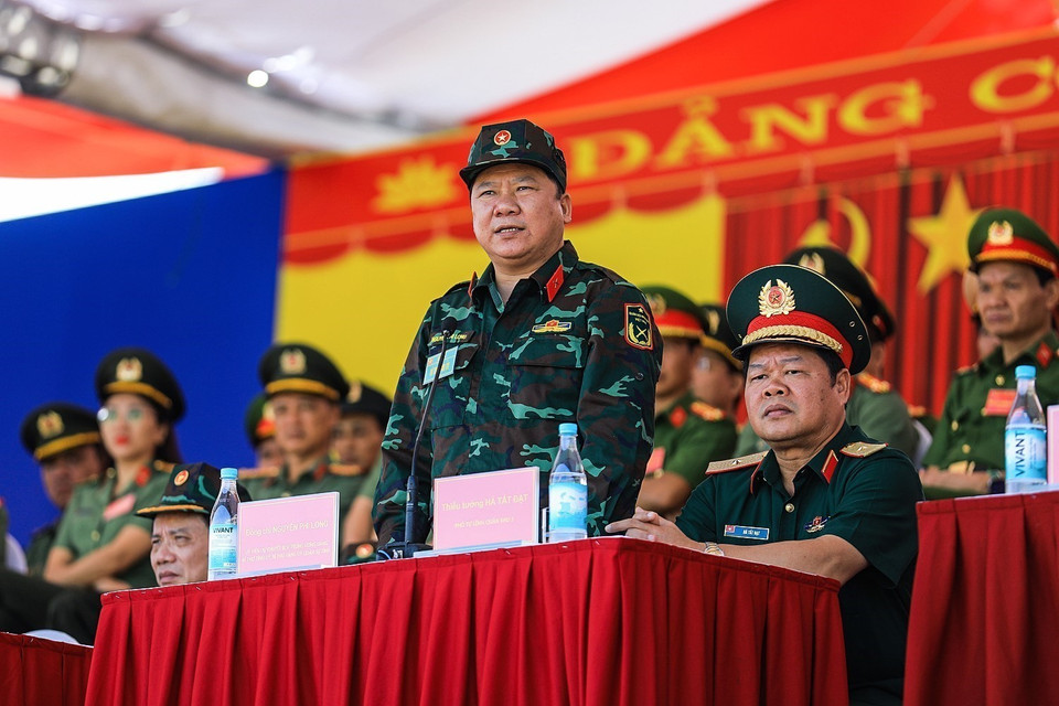 Bí thư Tỉnh ủy Hòa Bình Nguyễn Phi Long phát biểu tại buổi diễn tập. (Ảnh: Trọng Đạt/TTXVN)