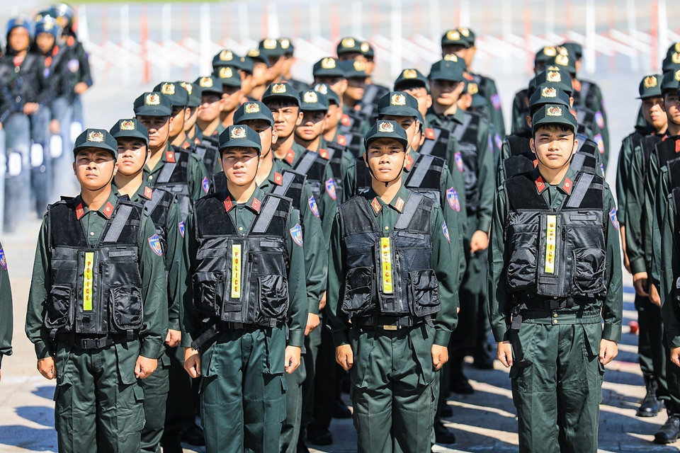 Lực lượng cảnh sát cơ động công an tỉnh Hòa Bình tham gia diễn tập. (Ảnh: Trọng Đạt/TTXVN)