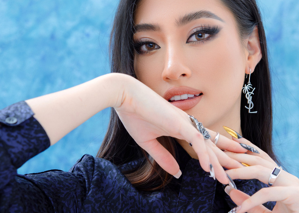 Đương kim Miss World Vietnam 2019 Lương Thùy Linh khoe trọn nhan sắc hút hồn đầy khí chất trong những hình ảnh chụp thời trang mới nhất. (Ảnh: CTV/Vietnam+)