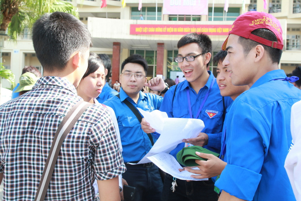 Thí sinh dự thi Học viện Báo chí và Tuyên truyền. (Ảnh: Minh Sơn/Vietnam+)