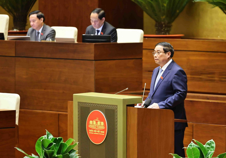 Thủ tướng Phạm Minh Chính trả lời chất vấn. (Ảnh: Minh Đức/TTXVN)