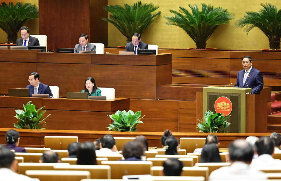 Thủ tướng Phạm Minh Chính trả lời chất vấn. (Ảnh: Minh Đức/TTXVN)