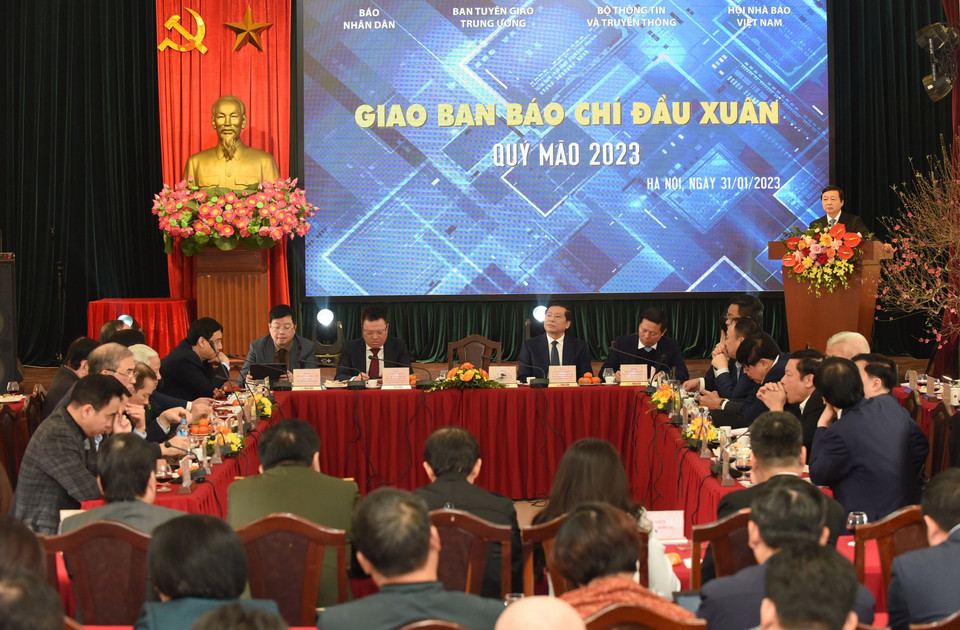 Phó Thủ tướng Trần Hồng Hà phát biểu tại Giao ban báo chí đầu Xuân Quý Mão 2023. (Ảnh: TTXVN)