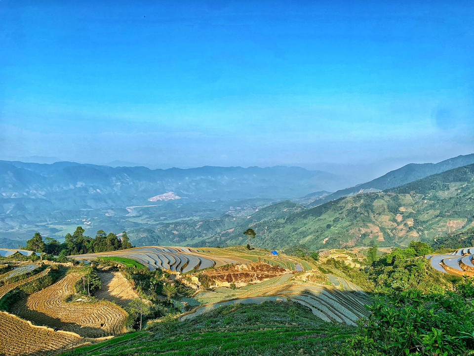 Cảnh sắc thiên nhiên Y Tý khiến bao phượt thủ và nhiếp ảnh gia mê đắm. (Ảnh: Vietnam+)