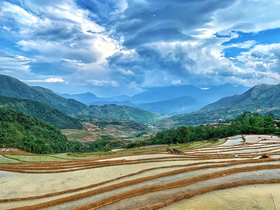 Chính những bờ ruộng này đã tạo nên hình khối độc đáo cho bức tranh thiên nhiên của Y Tý. (Ảnh: Vietnam+)