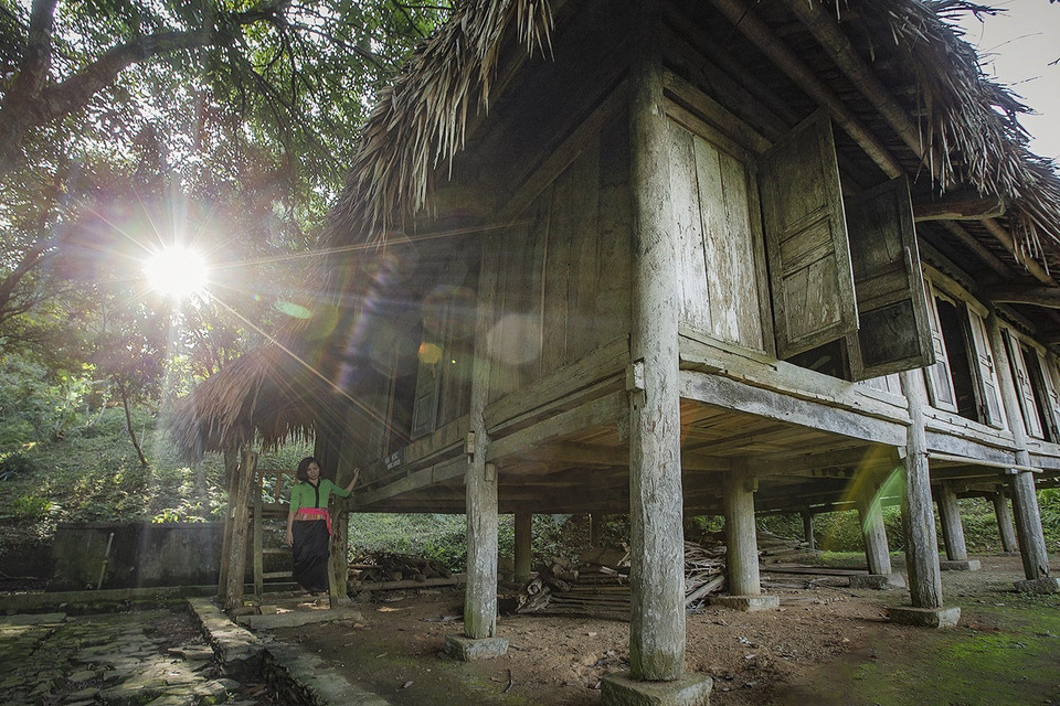 Nhà sàn Noóc là nơi ở và sinh hoạt của cộng đồng thuộc tầng lớp bình dân trong xã hội Mường. (Ảnh: Trọng Đạt/TTXVN)
