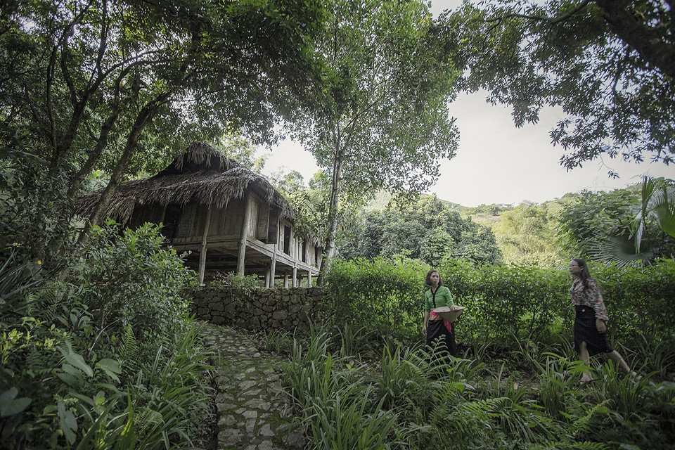 Lối lên khu nhà Noóc. (Ảnh: Trọng Đạt/TTXVN)