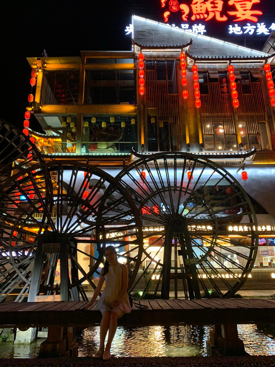 Toàn bộ đường phố cổ Xibu có diện tích hơn 43,7ha, tổng diện tích xây dựng 67.000m2 và có khá nhiều địa điểm đẹp cho du khách có thể 'check-in.' (Ảnh: Xuân Mai/Vietnam+)