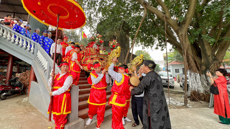 Từ năm 2010 trở lại đây, lễ hội Bạch Hạc, đền Tam Giang được chính quyền và nhân dân địa phương nghiên cứu, phục dựng tổ chức trở lại theo nghi thức truyền thống. (Ảnh: Mai Mai/Vietnam+)