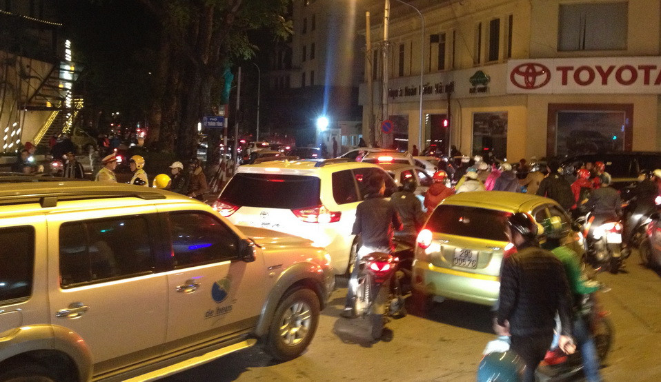 Ùn tắc giao thông tại Ngã tư Hai Bà Trưng-Lê Thánh Tông. (Nguồn: TTXVN)