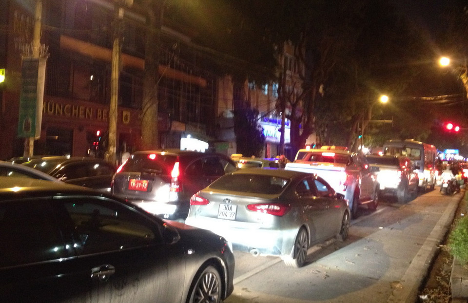 Ùn tắc giao thông tại Ngã tư Hai Bà Trưng-Lê Thánh Tông. (Nguồn: TTXVN)