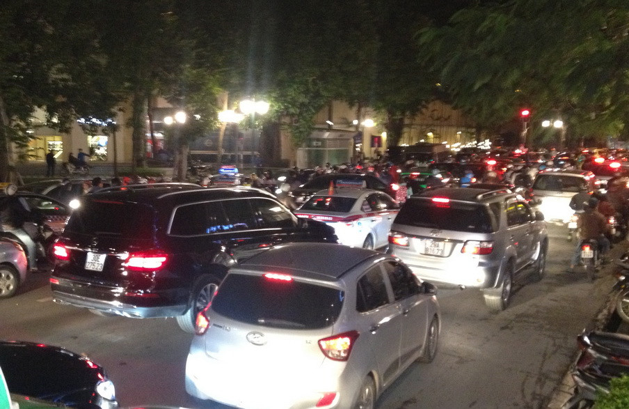 Ùn tắc giao thông tại Ngã tư Hai Bà Trưng-Lê Thánh Tông. (Nguồn: TTXVN)