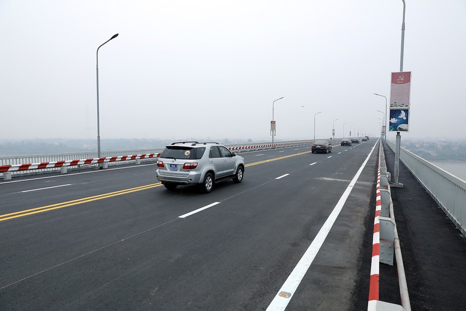 Các phương tiện bắt đầu được đi lại trên cầu Thăng Long từ ngày 7/1. (Ảnh: Phan Tuấn Anh/TTXVN)
