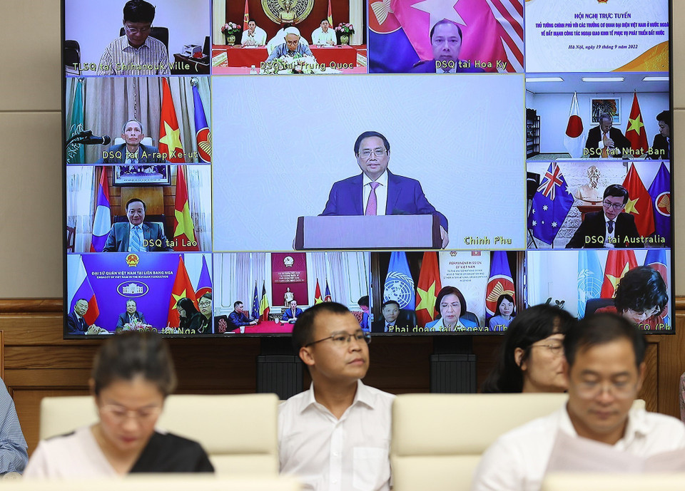 Thủ tướng Phạm Minh Chính phát biểu khai mạc hội nghị tại điểm cầu Chính phủ. (Ảnh: Dương Giang/TTXVN)