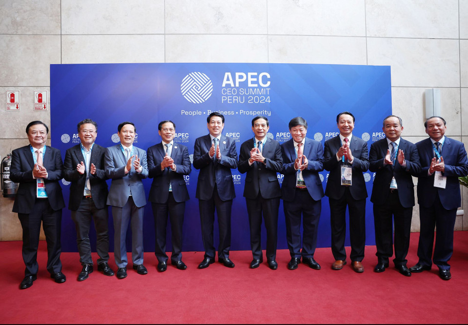 Hội đồng Tư vấn Kinh doanh APEC (ABAC) Việt Nam đón Chủ tịch nước Lương Cường và các đại biểu dự Hội nghị Thượng đỉnh Doanh nghiệp APEC – CEO Summit. (Ảnh: Lâm Khánh/TTXVN)