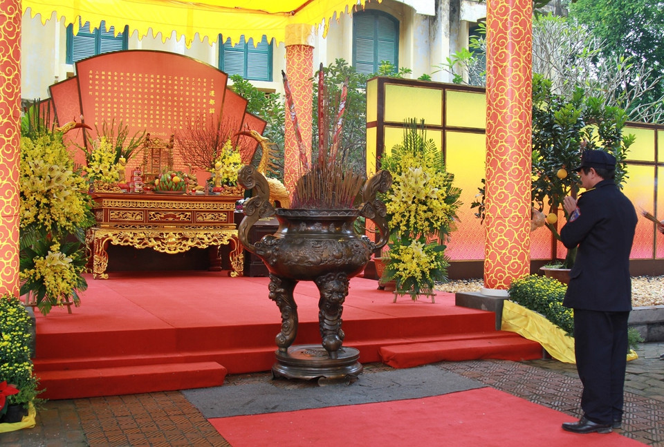 Không khí linh thiêng tại Điện Kính thiên. (Ảnh: Xuân Mai/Vietnam+)