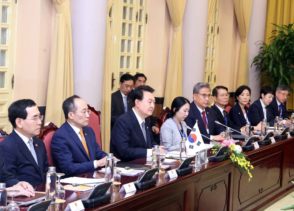 Tổng thống Hàn Quốc Yoon Suk Yeol phát biểu tại buổi hội đàm. (Ảnh: Thống Nhất/TTXVN)