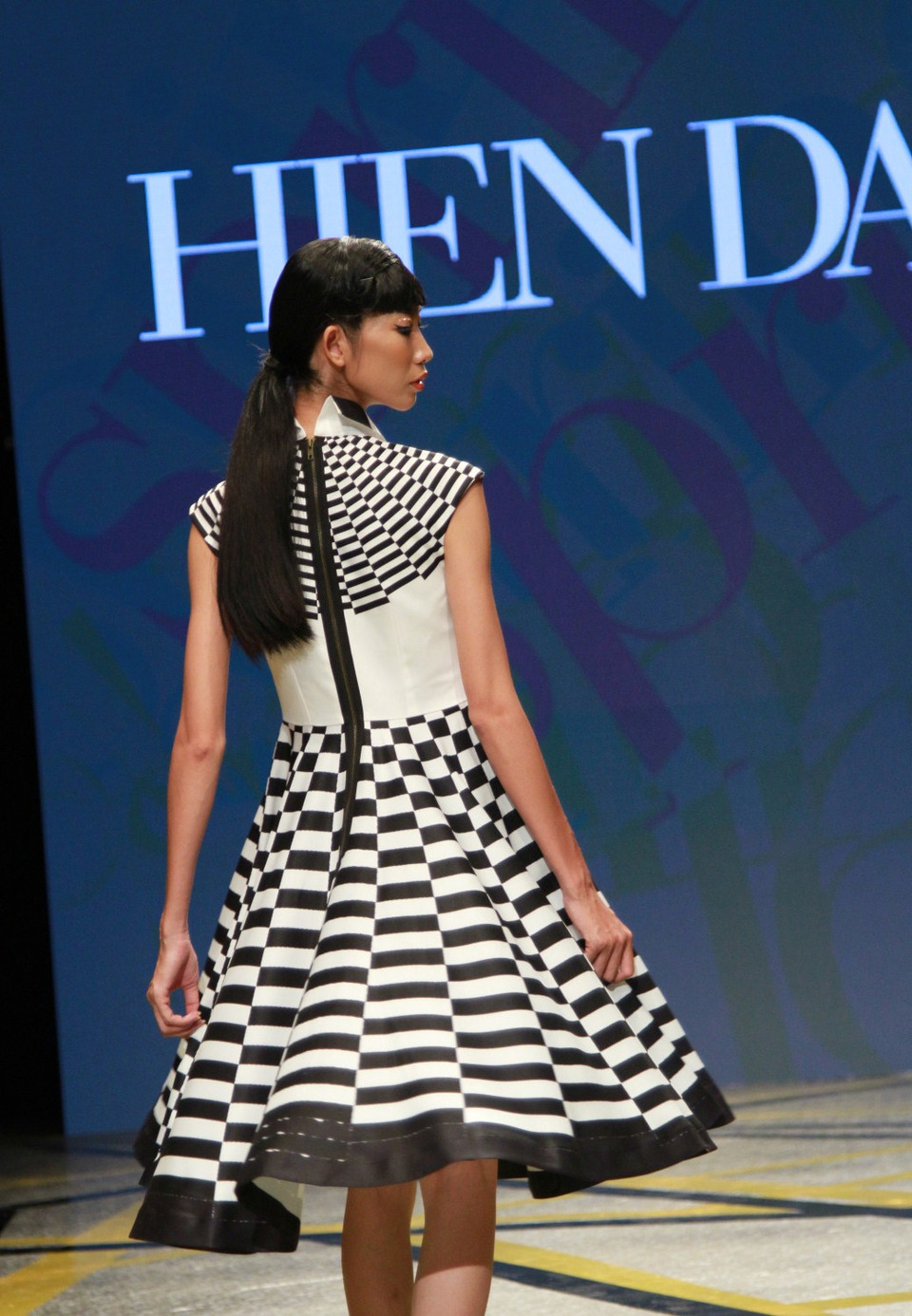 Hiền Đặng là nhà thiết kế trẻ, từng tốt nghiệp chuyên ngành thời trang ở Paris. (Ảnh: Xuân Mai/Vietnam+)