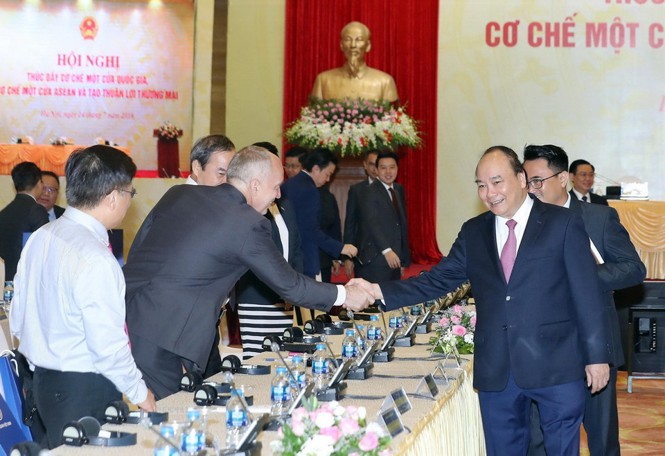 Thủ tướng Nguyễn Xuân Phúc và các đại biểu tham dự hội nghị. (Ảnh: Thống Nhất/TTXVN)