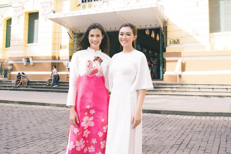 Sau những hoạt động từ thiện ý nghĩa, Á hậu Tường San đã cùng với Hoa hậu quốc tế Mariem Velazco dạo chơi và khám phá Sài Gòn. (Ảnh: CTV)