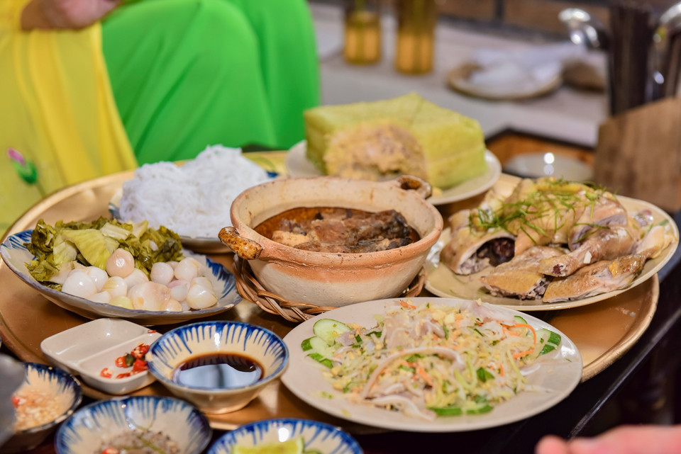 Mâm cỗ ngày Tết của người Việt. (Ảnh: CTV/Vietnam+)