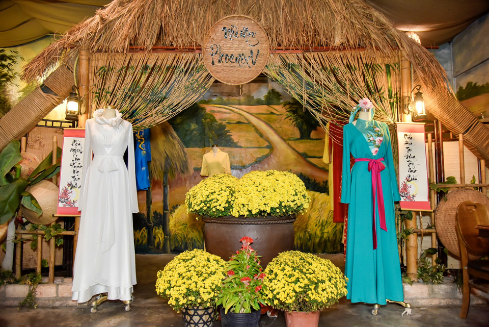 Không gian tổ chức được bày trí tỉ mỉ với từng chi tiết đậm nét truyền thống Việt Nam. (Ảnh: CTV/Vietnam+)