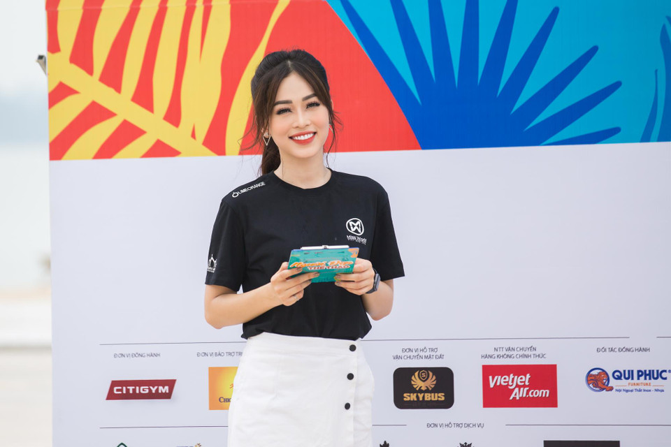 MC, Á hậu Bùi Phương Nga. (Ảnh: BTC)
