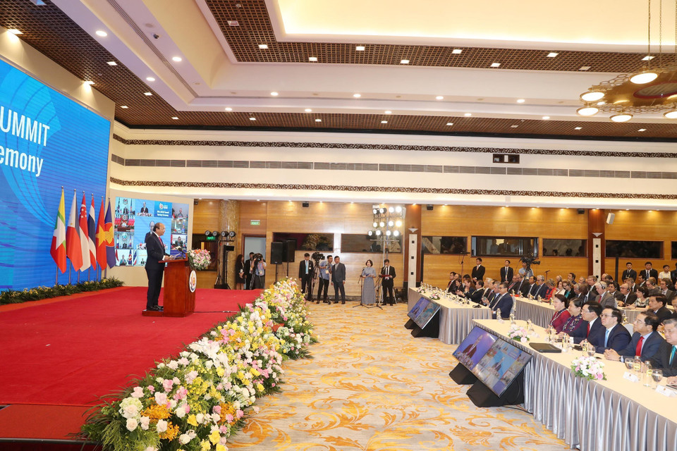 Thủ tướng Nguyễn Xuân Phúc, Chủ tịch ASEAN 2020 phát biểu khai mạc Hội nghị Cấp cao ASEAN lần thứ 36. (Ảnh: Trọng Đức/TTXVN)