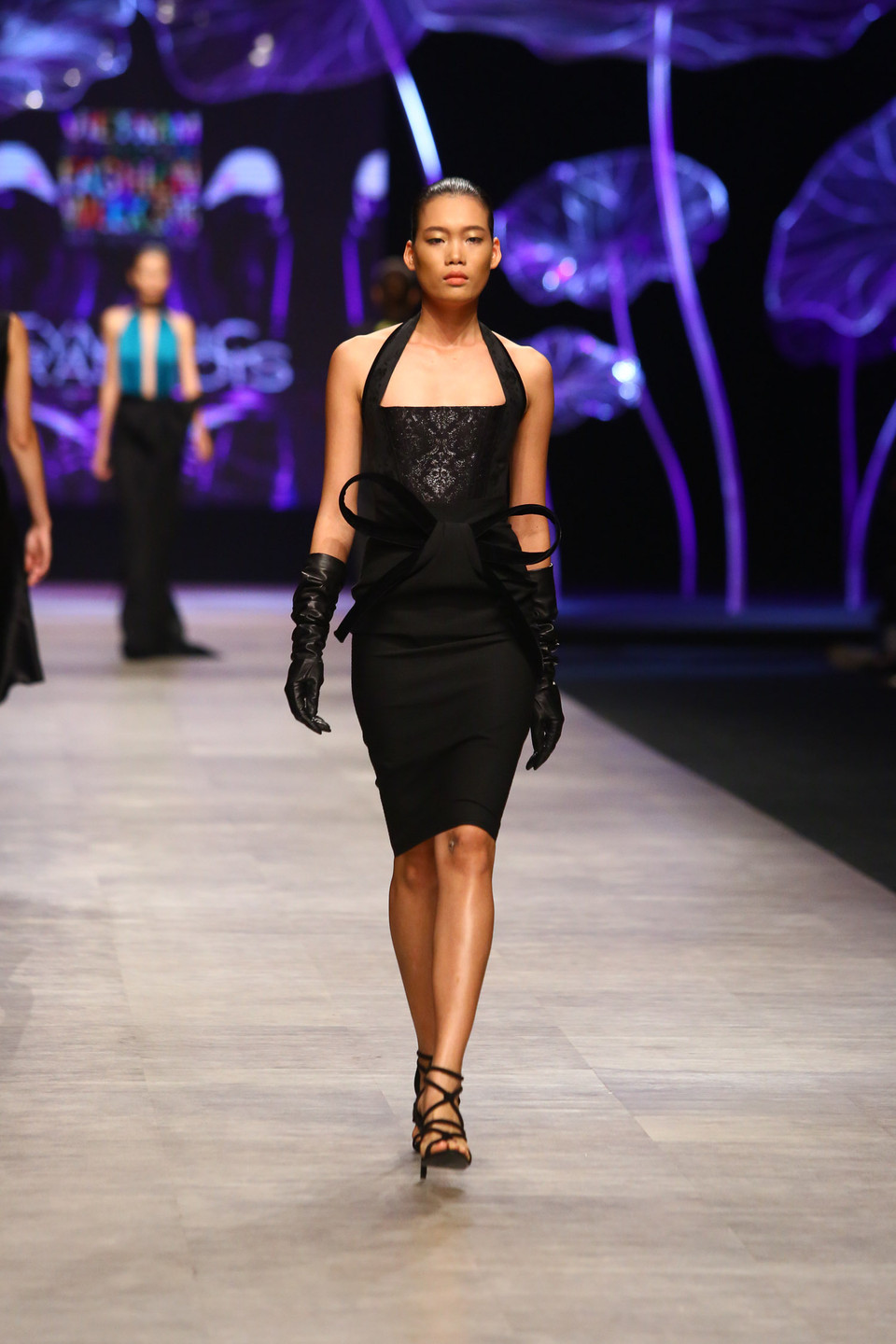 Những thiết của nhà mẫu trẻ với những chi tiết cầu kỳ của nghệ thuật kiến trúc gothic và triết lý vị lai.