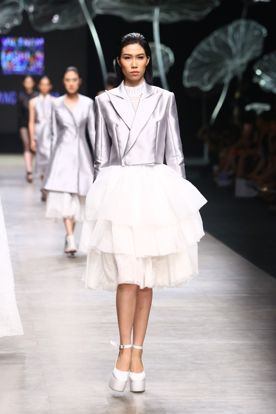 Hoàng Minh Hà hiện đang là nhà thiết kế thành viên của Hiệp hội thời trang cao cấp châu Á (ACF).