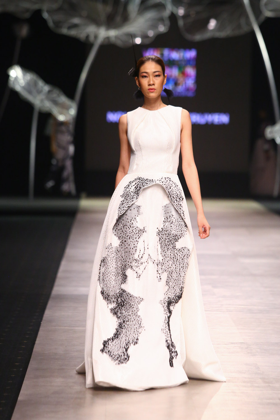 ...Mang đến một bộ sưu tập đậm nét Á đông nhưng vẫn toát lên sức trẻ và sự năng động.