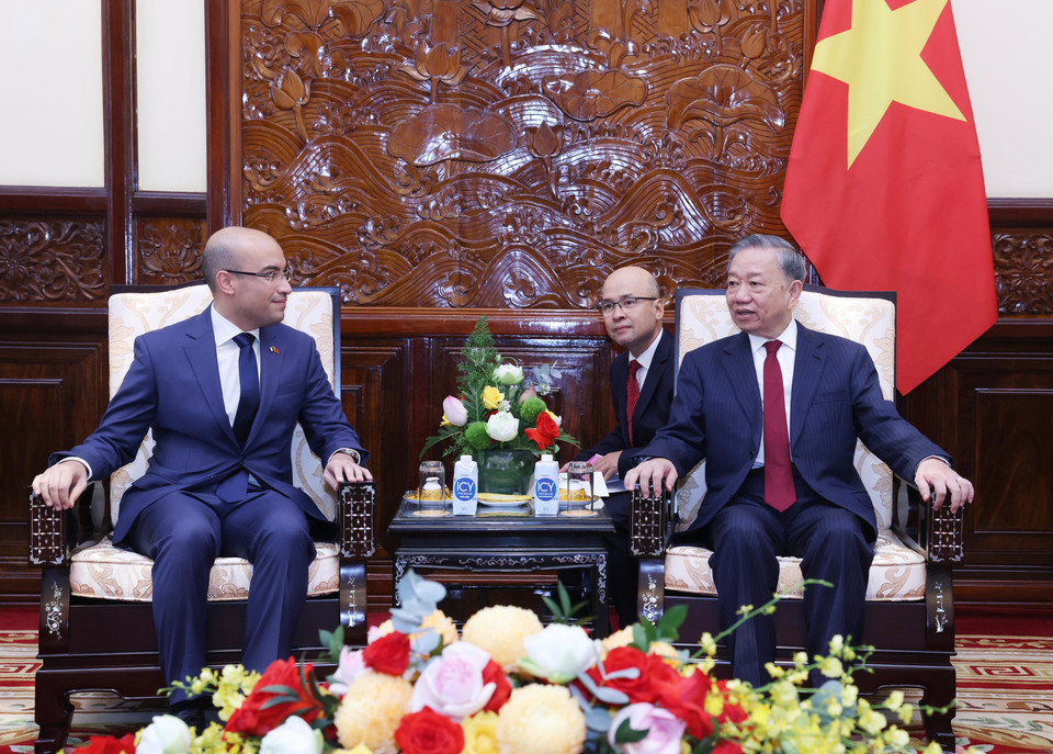 Tổng Bí thư, Chủ tịch nước Tô Lâm tiếp Đại sứ Algeria tại Việt Nam Sofiane Chaib đến trình Quốc thư. (Ảnh: Lâm Khánh/TTXVN)